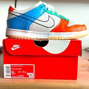 Dunk Low. Worn twice, great condition.